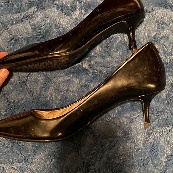 MK kitten heel shoes - Picture 2 of 3